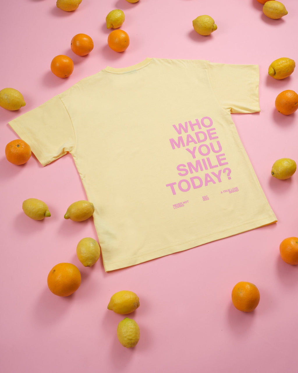 WHO MADE YOU SMILE T-SHIRT BUZZING YELLOW