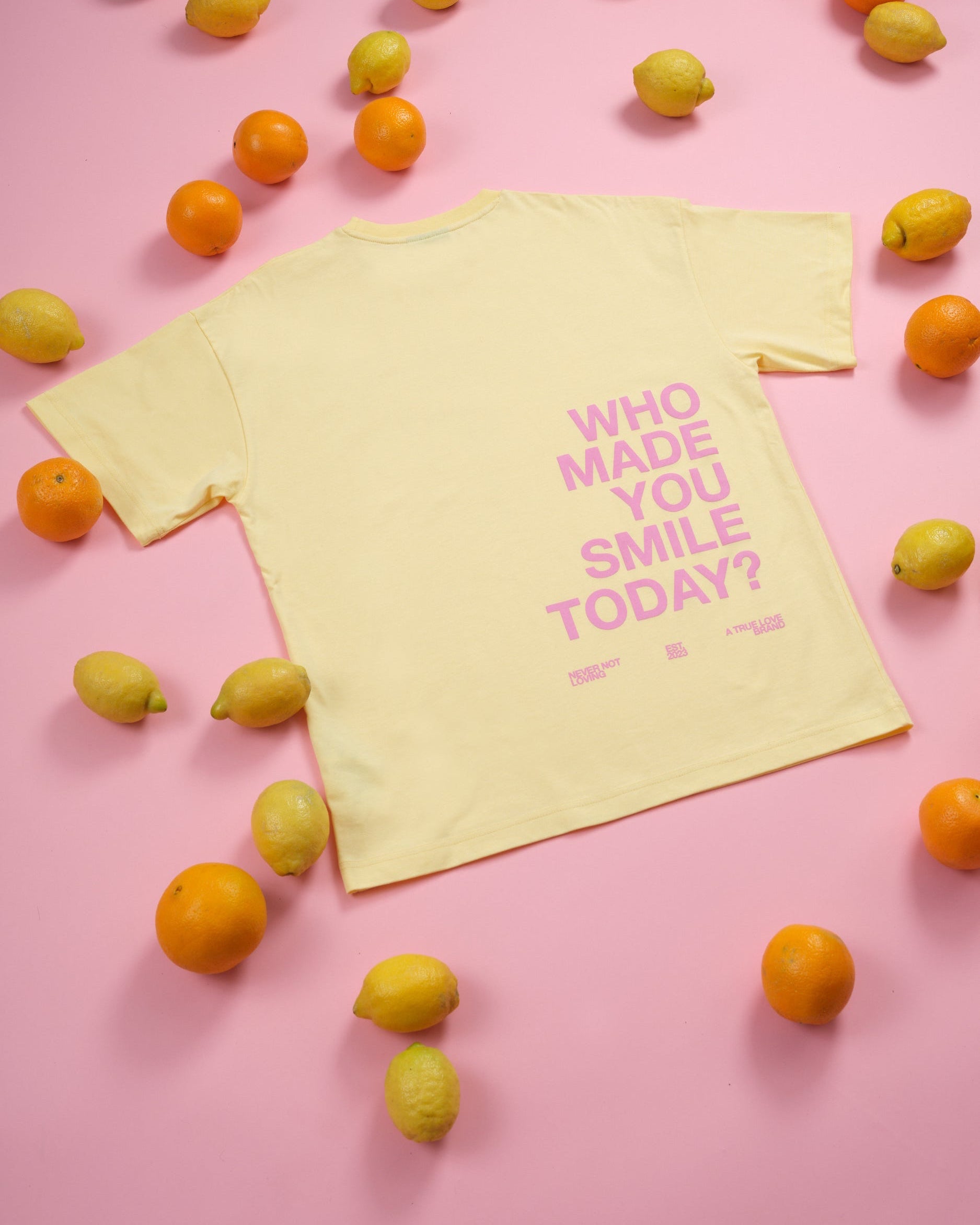 WHO MADE YOU SMILE T-SHIRT BUZZING YELLOW