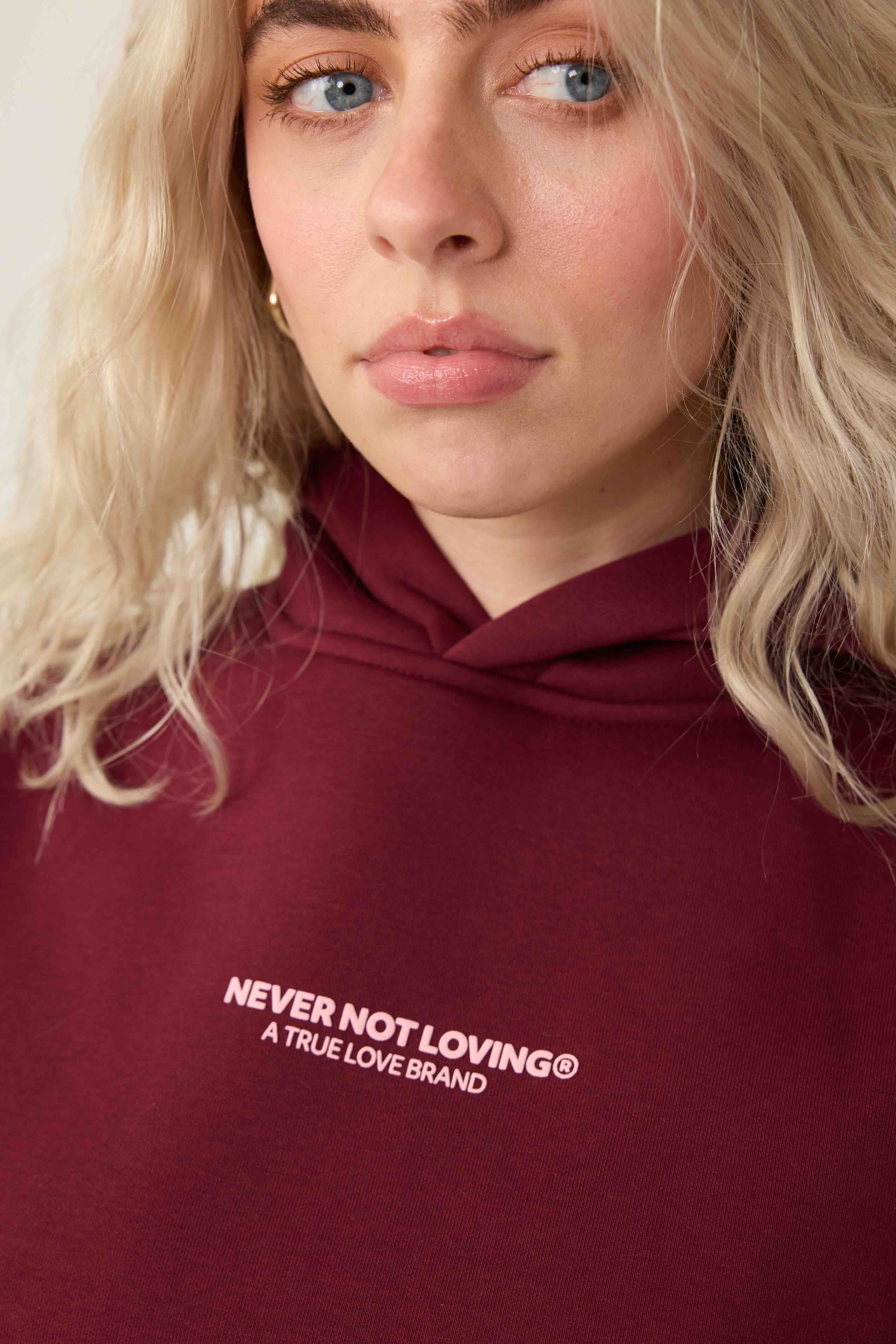 STRONG WOMEN HOODIE BORDEAUX