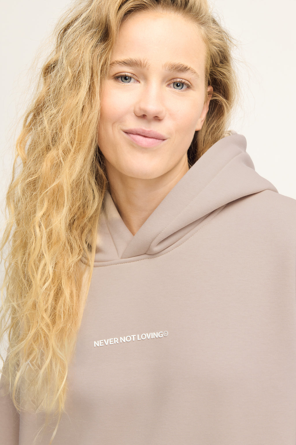 Base Hoodie Sand Unisex