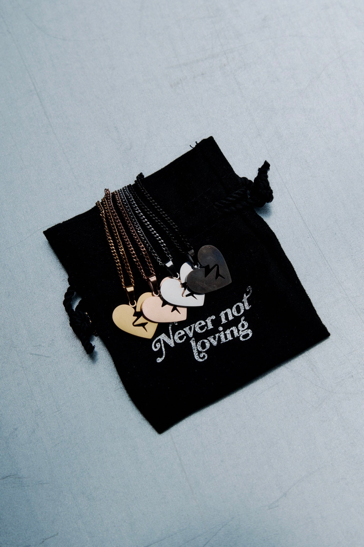 HERZINFUCKED Kette (schwarz)