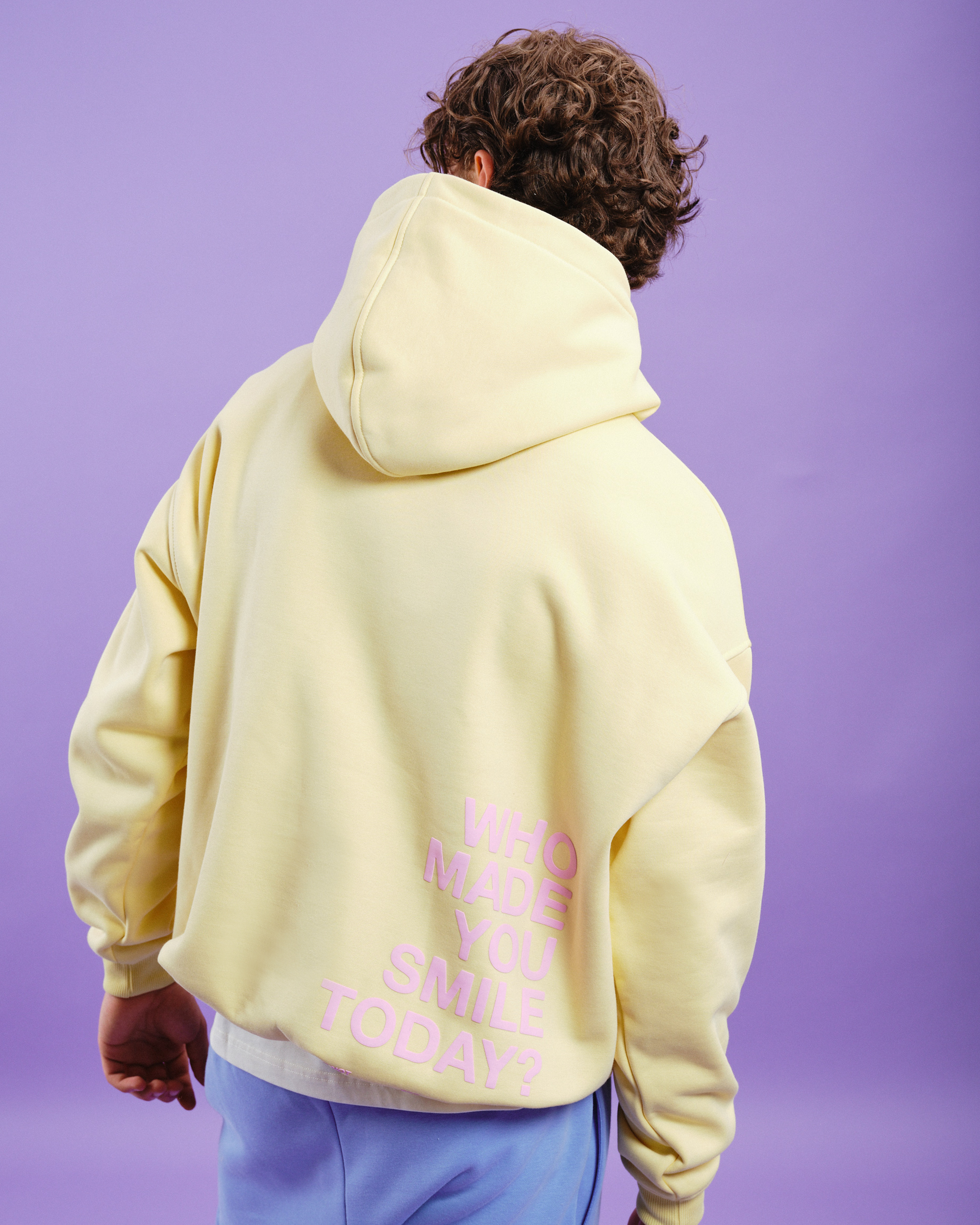 SMILE HOODIE BUZZING YELLOW