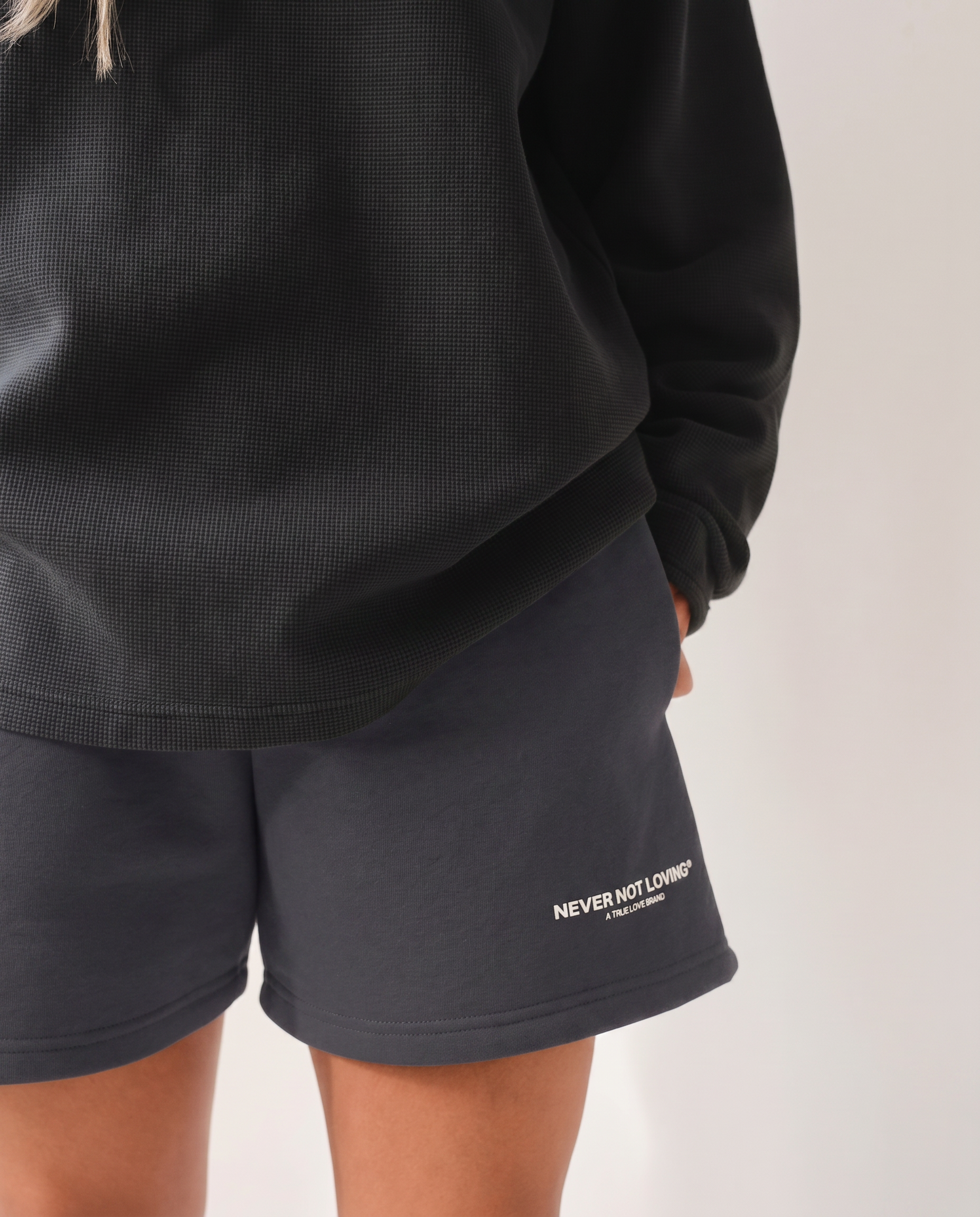 SHORT SHORTS ANTHRAZIT